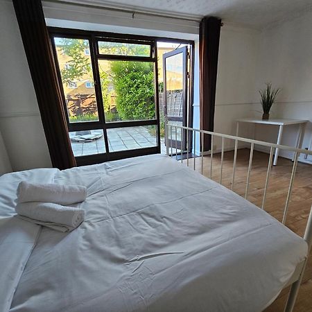 Towerhill Rooms Лондон Екстер'єр фото
