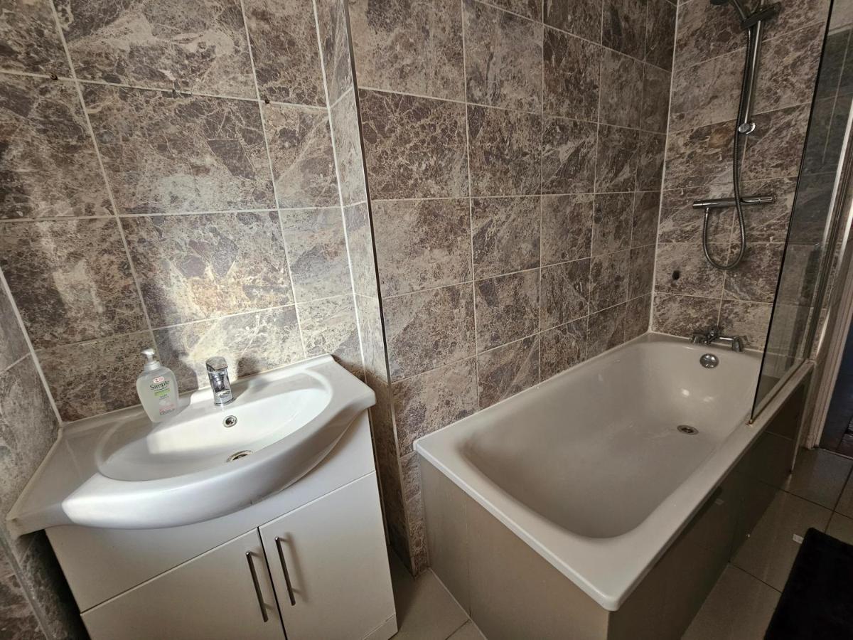 Towerhill Rooms Лондон Екстер'єр фото