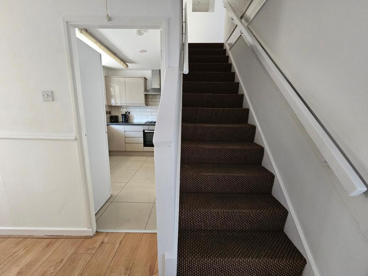 Towerhill Rooms Лондон Екстер'єр фото
