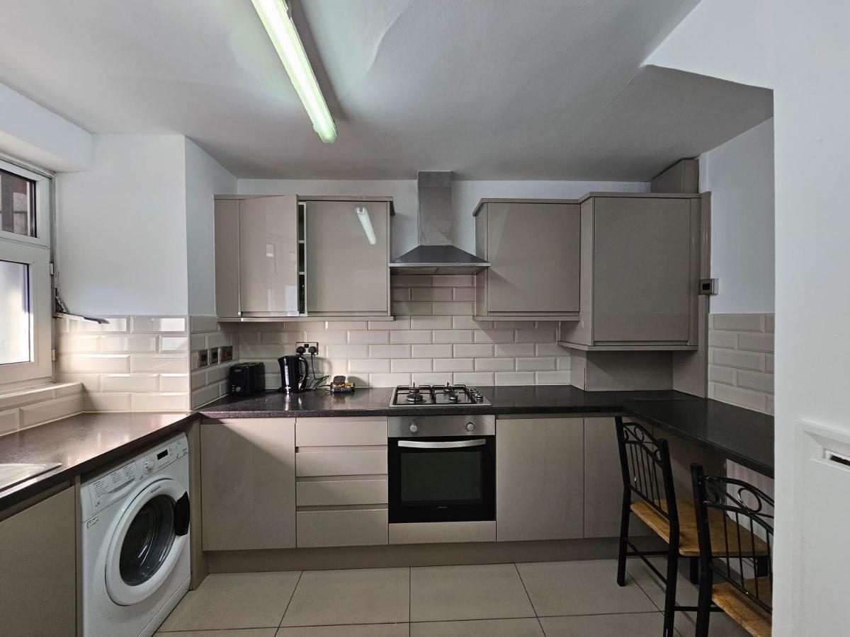 Towerhill Rooms Лондон Екстер'єр фото