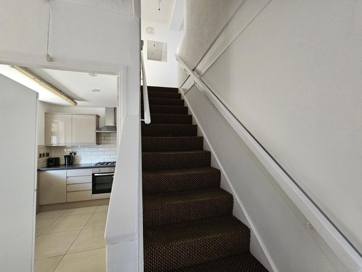 Towerhill Rooms Лондон Екстер'єр фото