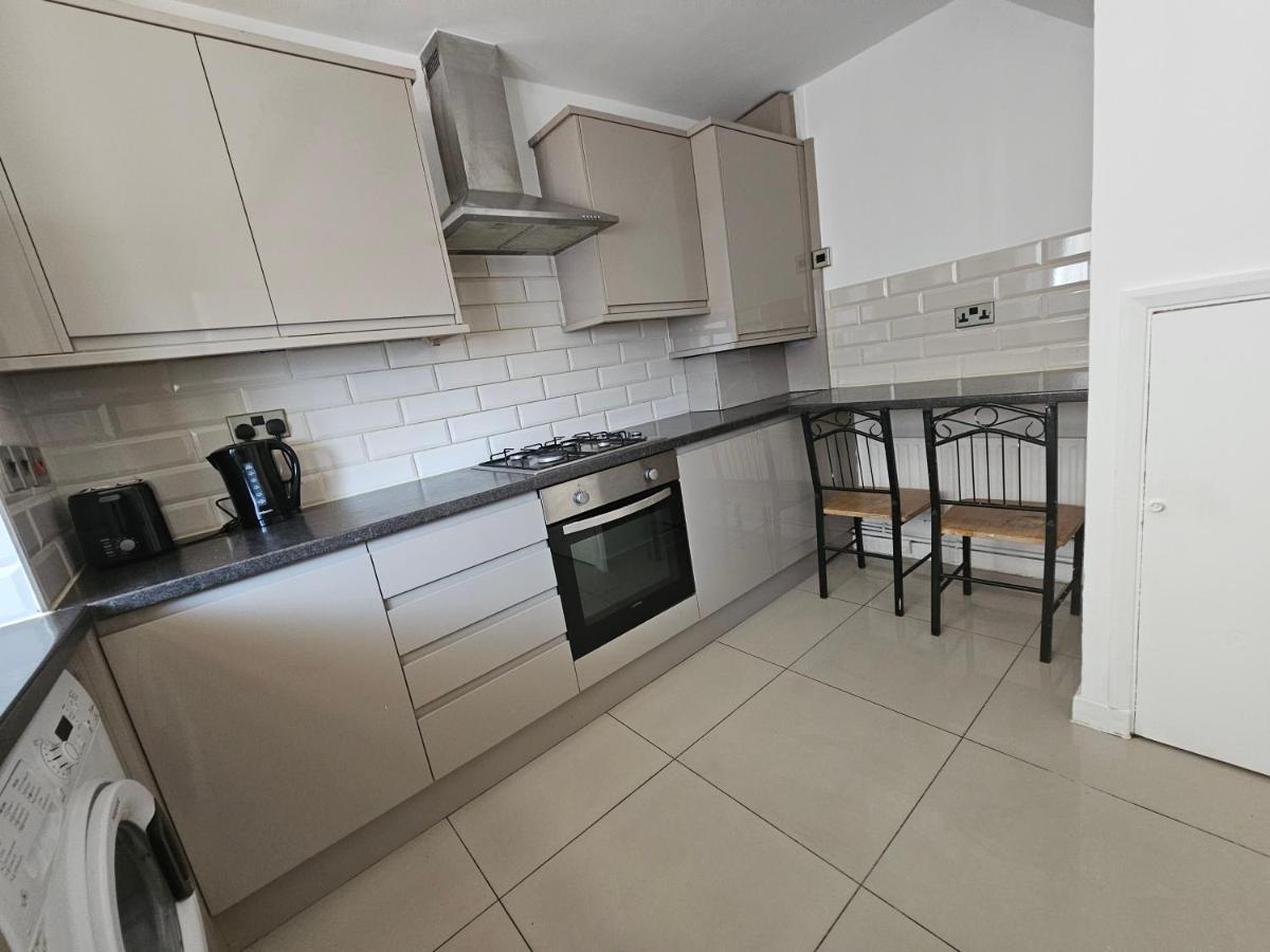 Towerhill Rooms Лондон Екстер'єр фото