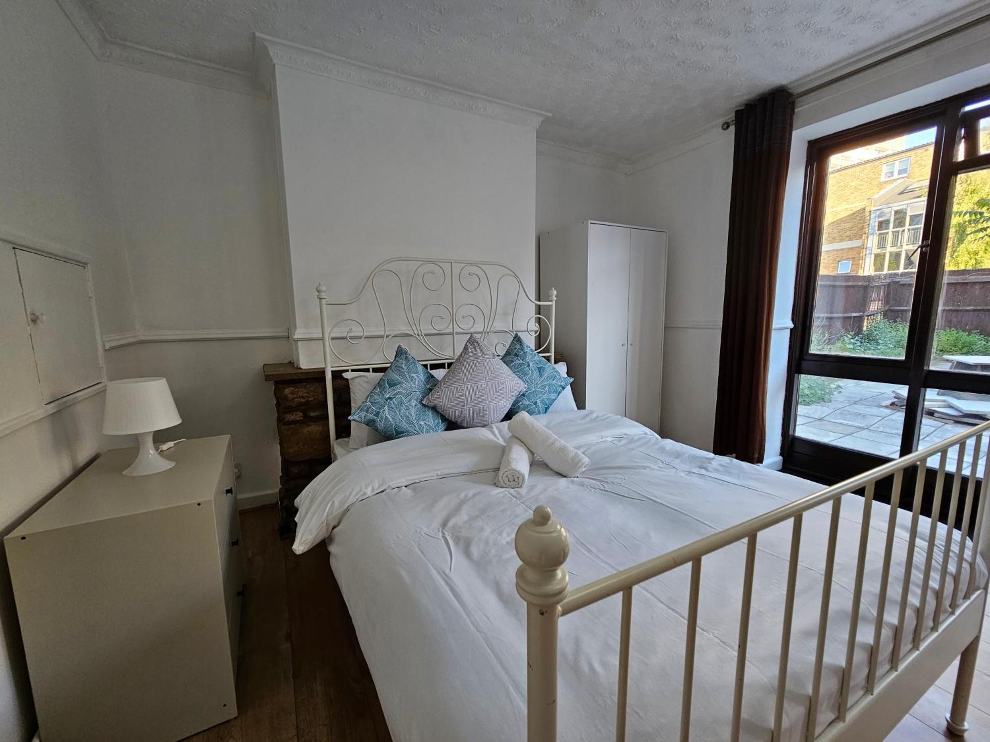 Towerhill Rooms Лондон Екстер'єр фото