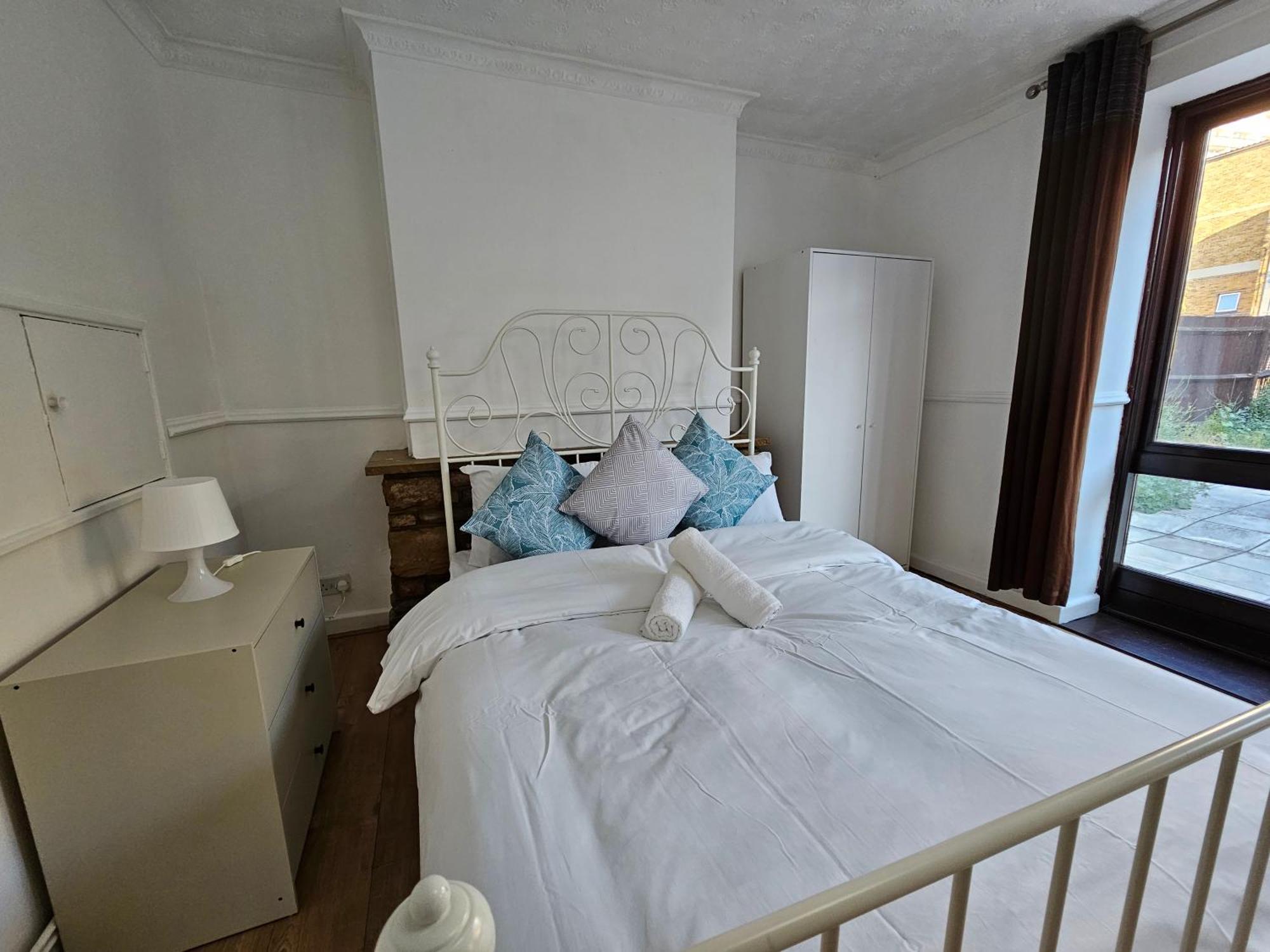 Towerhill Rooms Лондон Екстер'єр фото