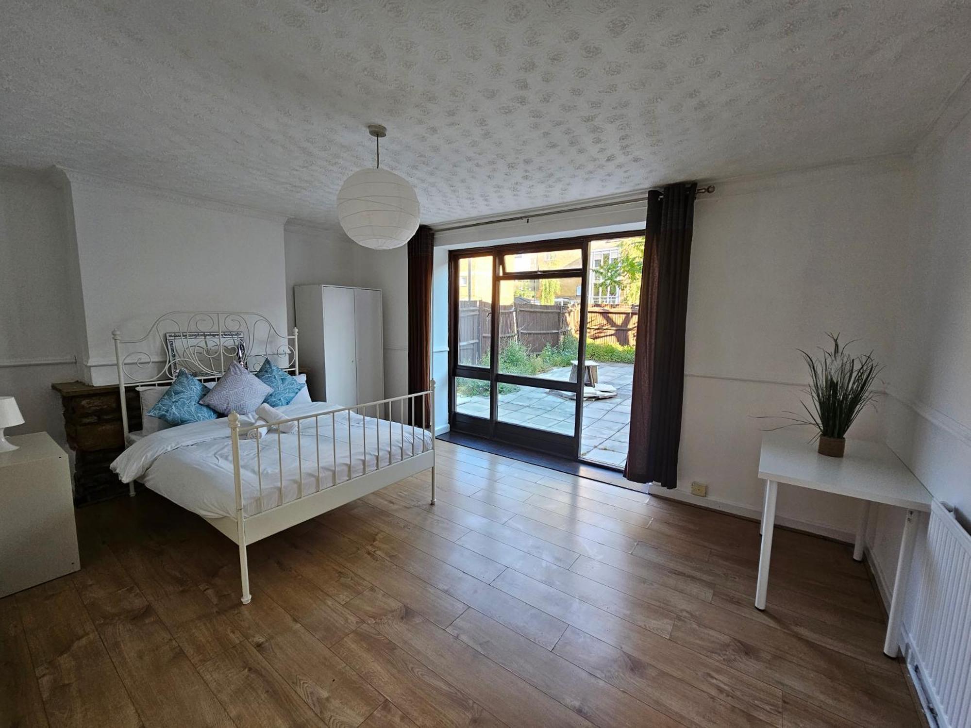 Towerhill Rooms Лондон Екстер'єр фото